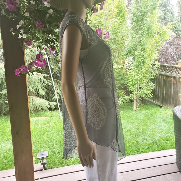 Australian brand - FROCKK - Boho 100% silk short sleeve sheer gray blouse - Picture 9 of 11